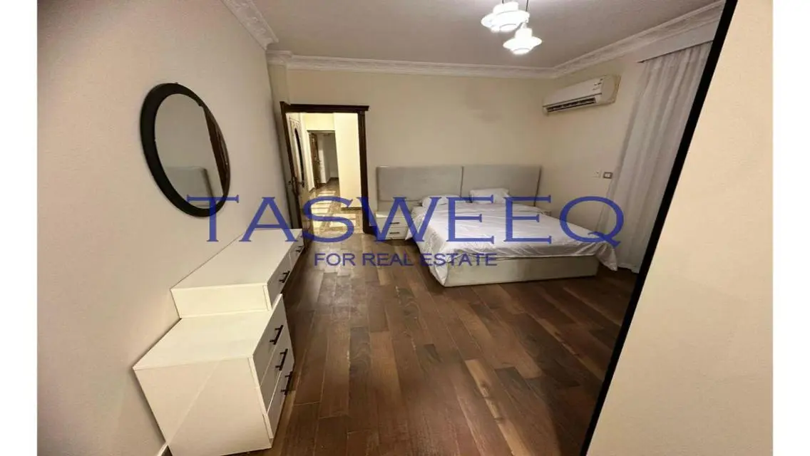 شقة مذهلة بمساحة 250 متر مع إطلالة رائعة