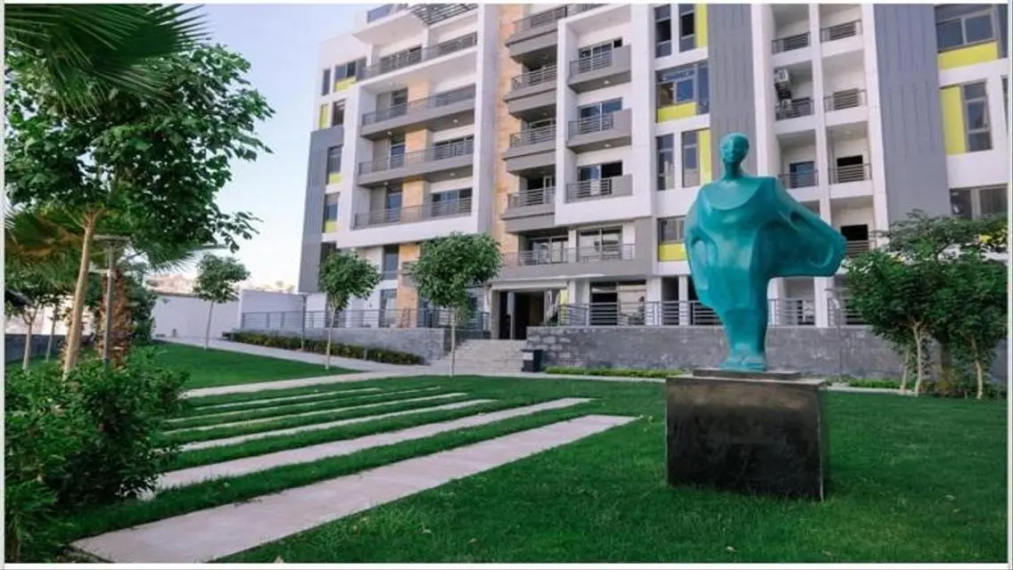 Luxury Apartment in ICON GARDENS - 3 Bedrooms
