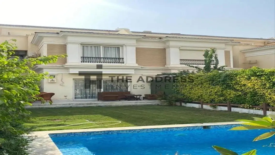 Luxury Villa with 10 Bedrooms, Private Garden and Pool