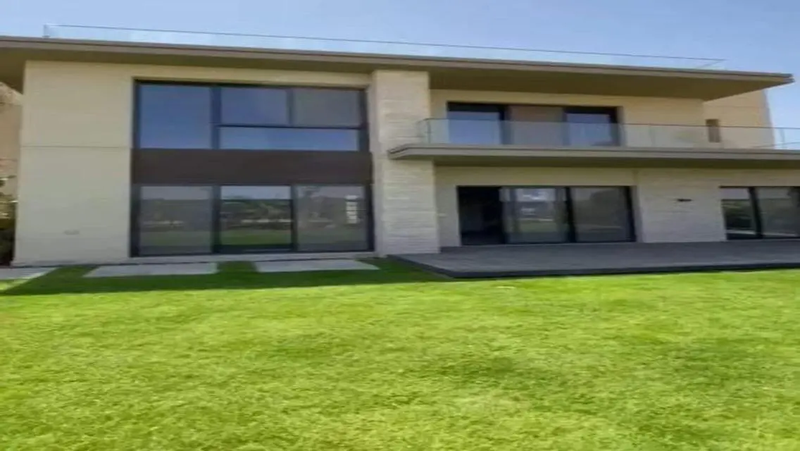 Luxury Villa with Spacious Layout and Private Pool