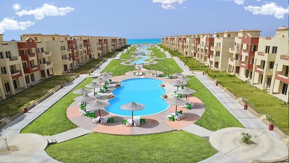 شقة فاخرة مع شرفة مطلة على بحيرات