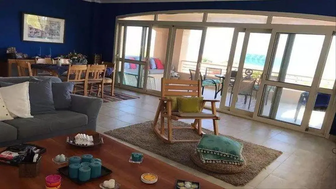 فيلا فاخرة للبيع في موقع متميز
