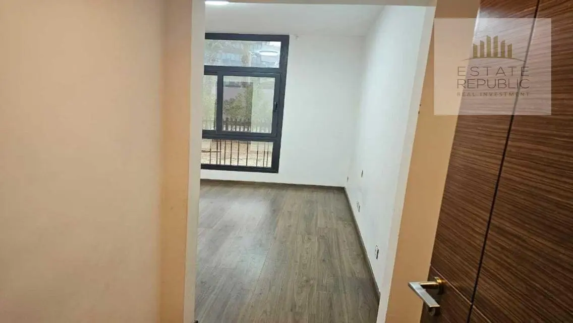 Luxury Apartment in Estate Republic