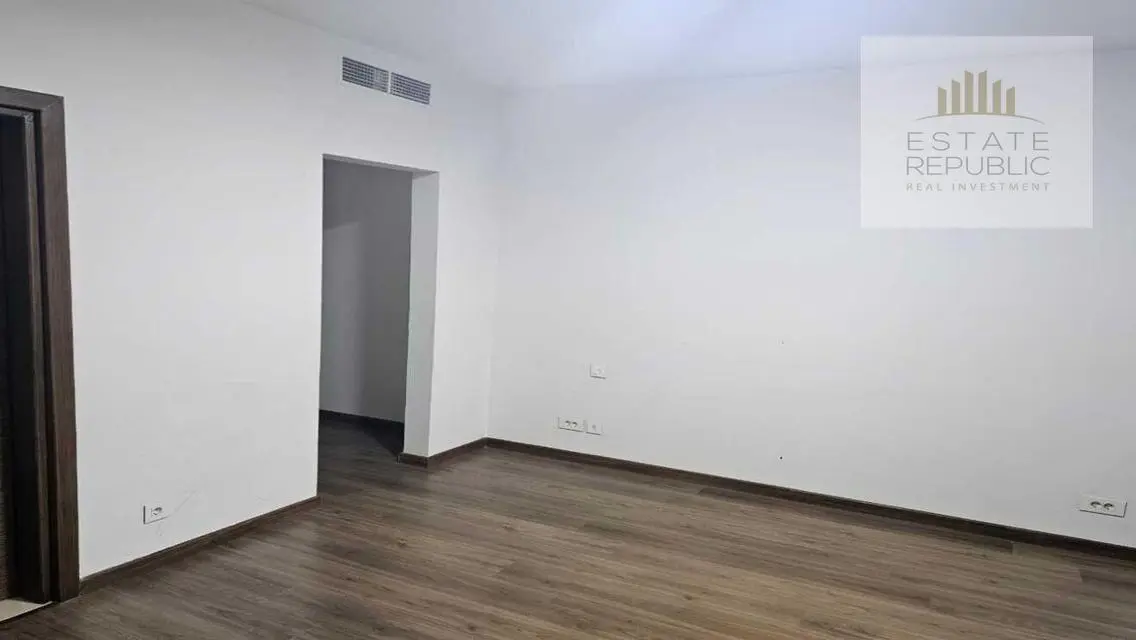 Luxury Apartment in Estate Republic