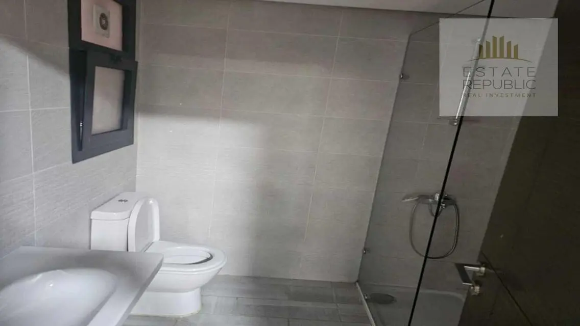 Luxury Apartment in Estate Republic