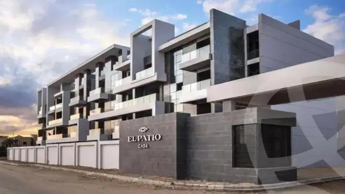 Luxury Villa with Spacious Garden