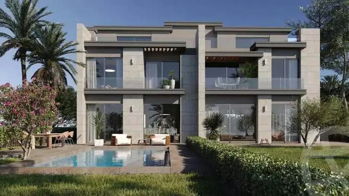 Luxury Villa with Spacious Garden