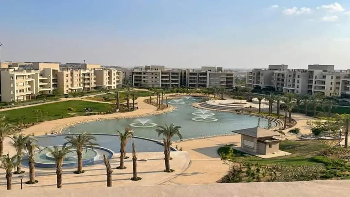 شقة فاخرة للإيجار بإطلالة رائعة على البحيرات