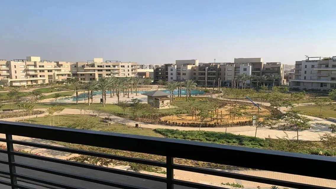 شقة فاخرة للإيجار بإطلالة رائعة على البحيرات