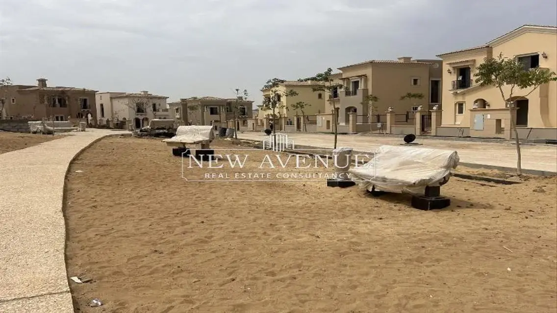 Luxury Villa with Spacious Layout and Private Garden