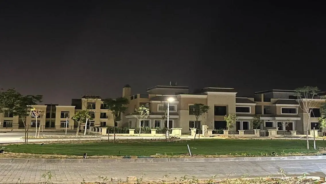 Luxury Apartment with Balcony and Private Garden for Sale in West LVLS