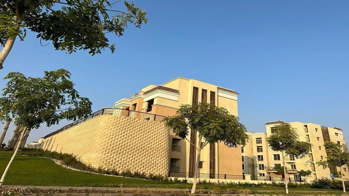 Luxury Apartment with Balcony and Private Garden for Sale in West LVLS