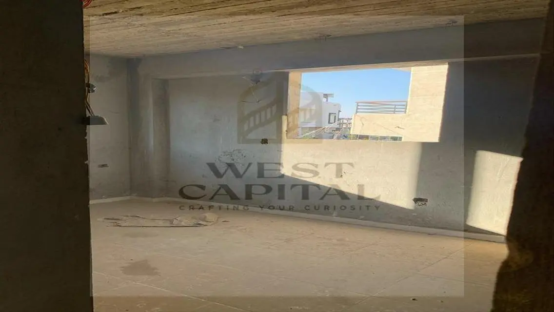 فيلا فاخرة للبيع بمساحة 450 متر في موقع متميز