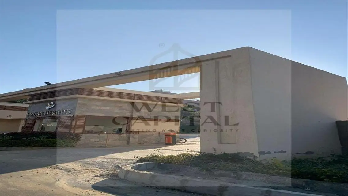 فيلا فاخرة للبيع بمساحة 450 متر في موقع متميز
