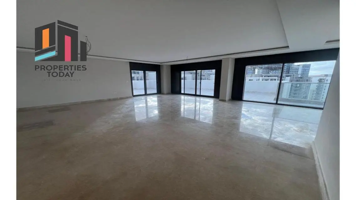 Luxury Apartment for Sale at 10,250,000 EGP with Private Garden