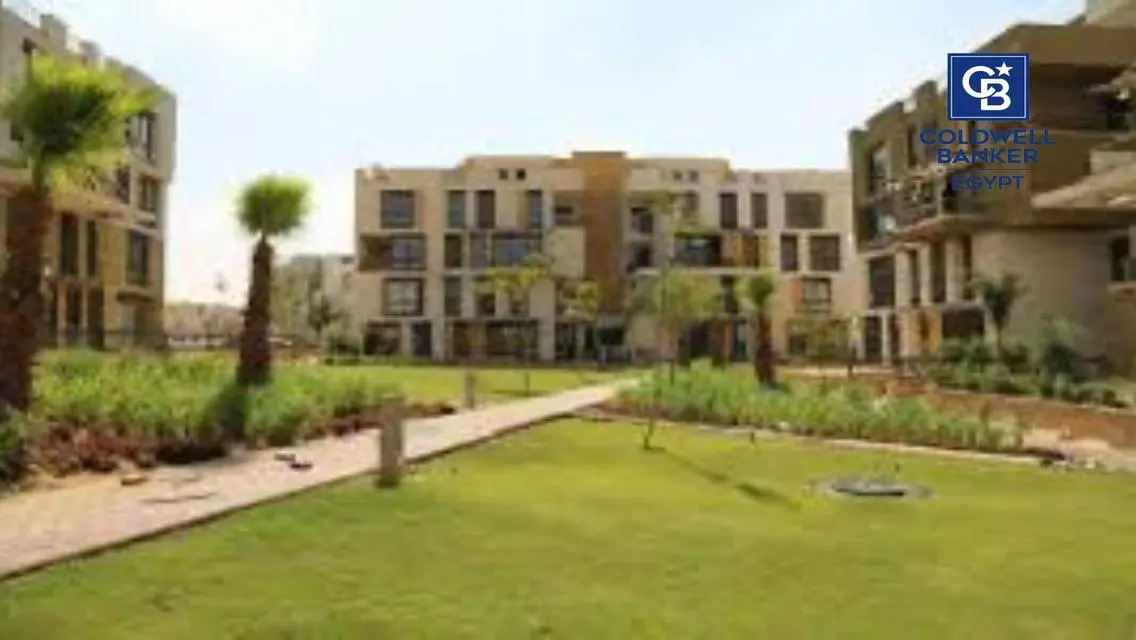 Luxury Apartment with Study Room and Central Air Conditioning in the Heart of the City