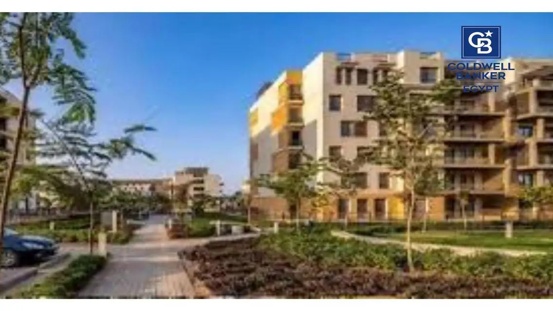 Luxury Apartment with Study Room and Central Air Conditioning in the Heart of the City