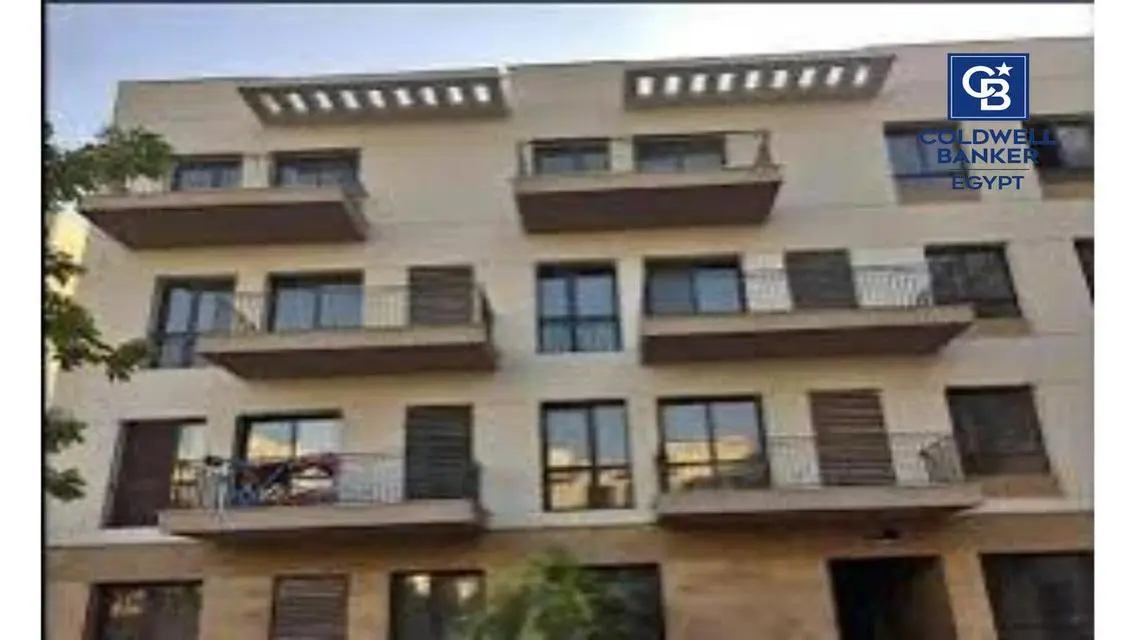 Luxury Apartment with Study Room and Central Air Conditioning in the Heart of the City