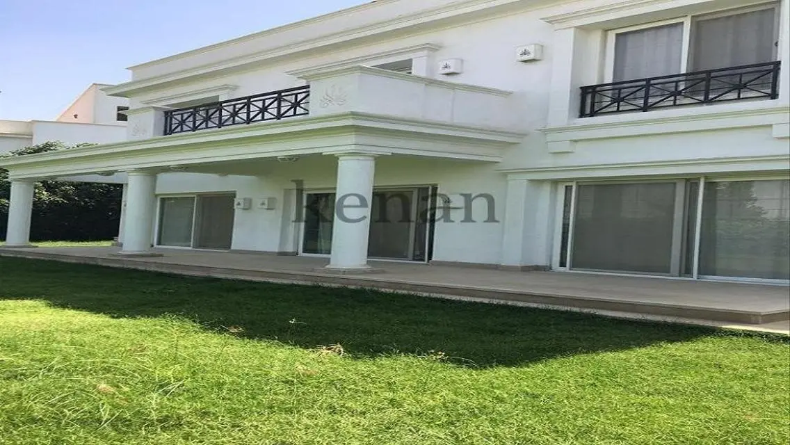 Luxurious Apartment with Private Garden and Shared Pool