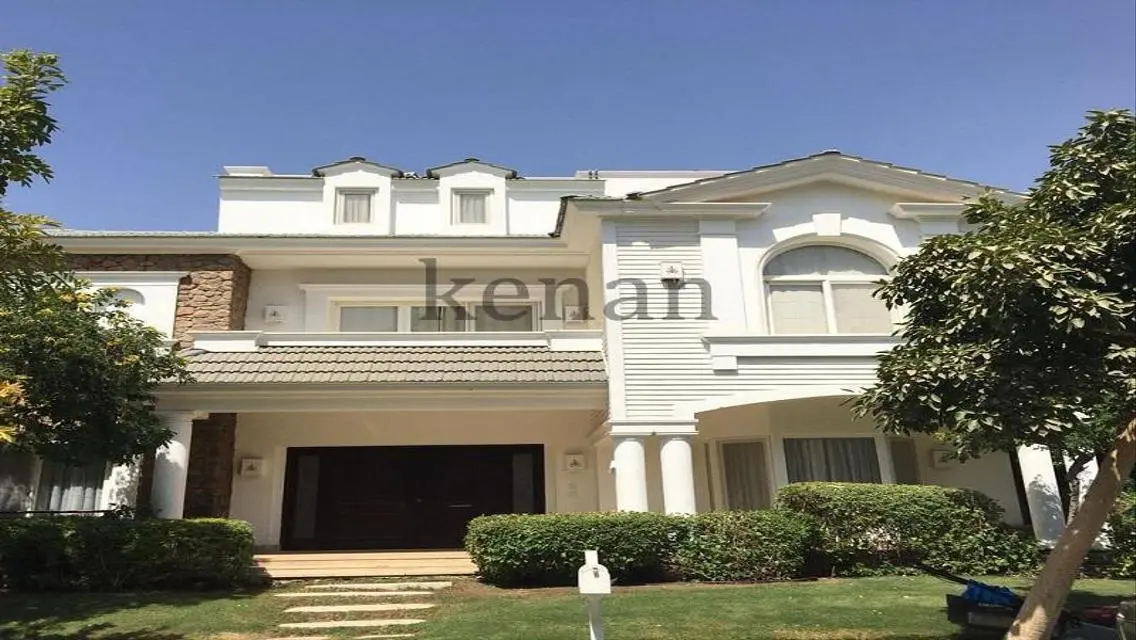 Luxurious Apartment with Private Garden and Shared Pool
