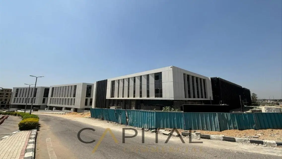 وحدة تجارية مميزة بمساحة 1500 متر للبيع