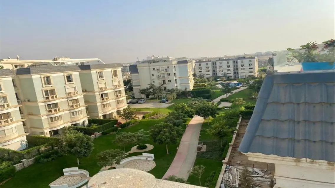 شقة فاخرة للبيع بمساحة 305 متر