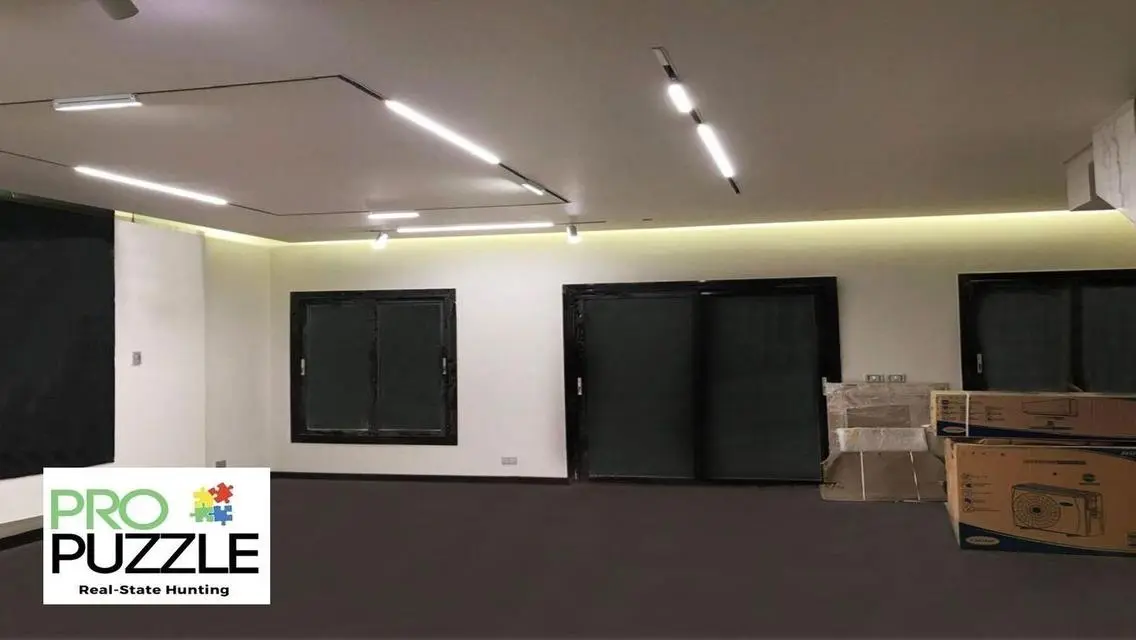 Luxury Townhouse for Rent in Hyde Park