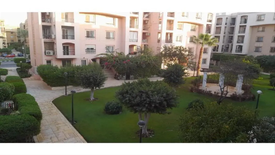 شقة رائعة للبيع بمساحة واسعة