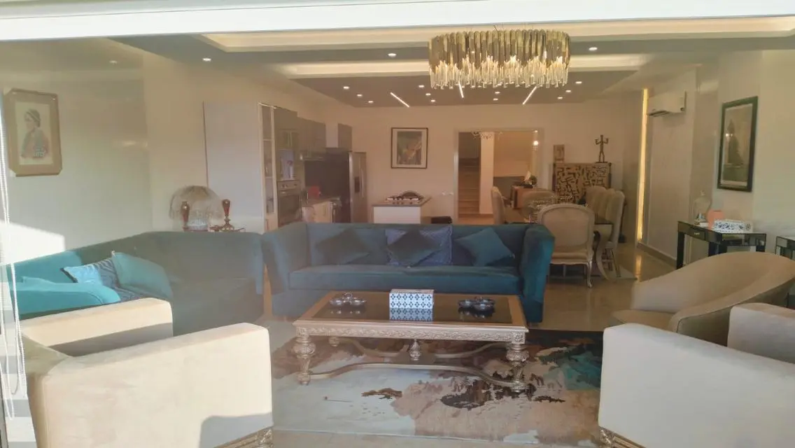 Luxury Apartment for Sale with Amazing Lake Views