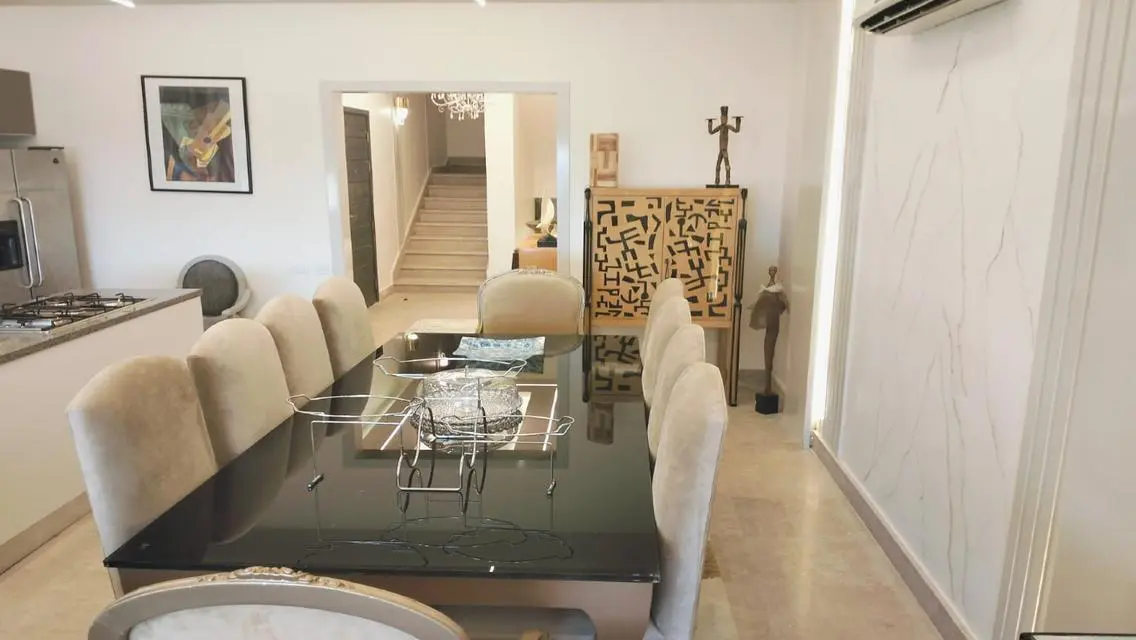 Luxury Apartment for Sale with Amazing Lake Views