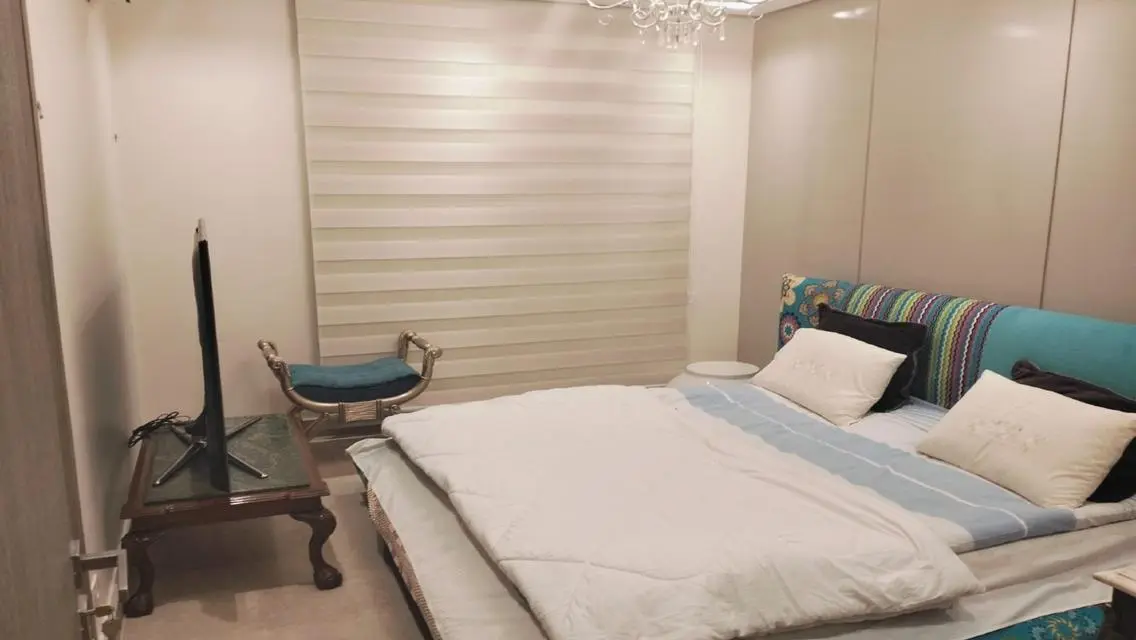 Luxury Apartment for Sale with Amazing Lake Views
