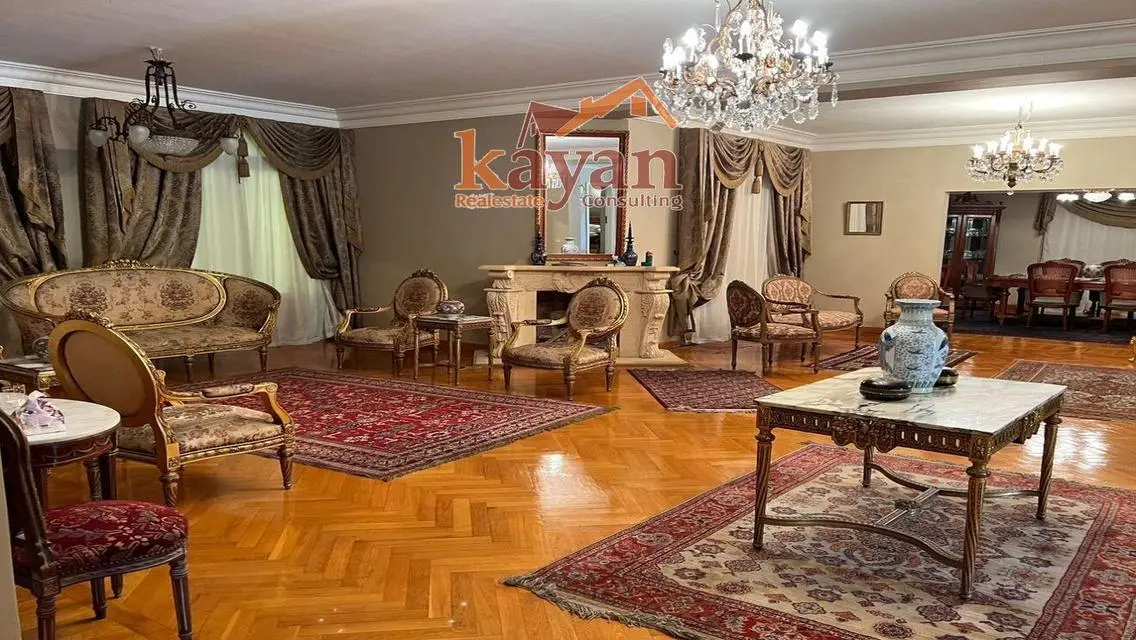 Luxury Villa with Private Garden and Pool