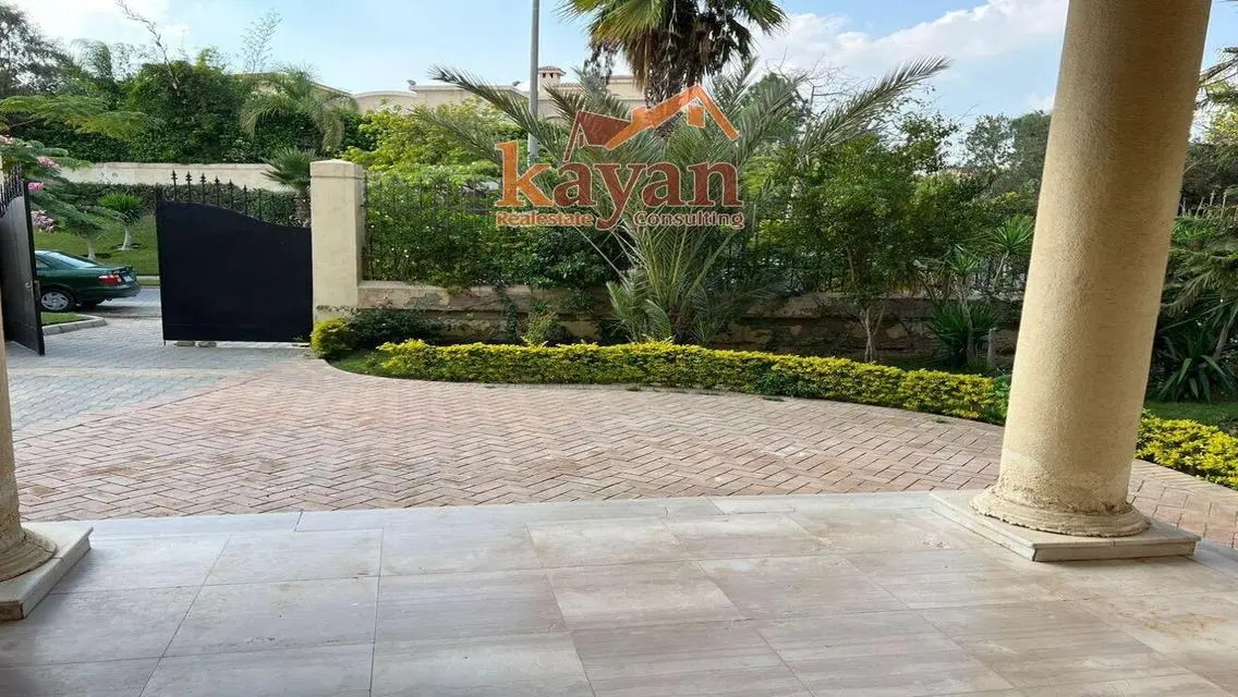 Luxury Villa with Private Garden and Pool