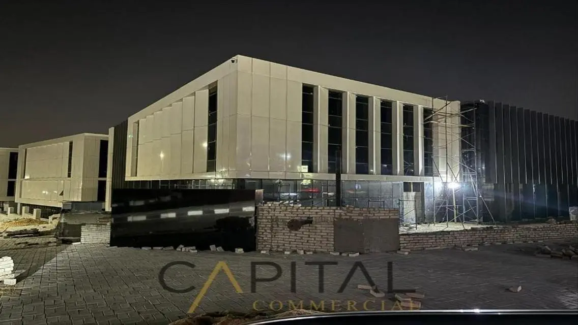 عقار تجاري رائع مع وسائل راحة ممتازة