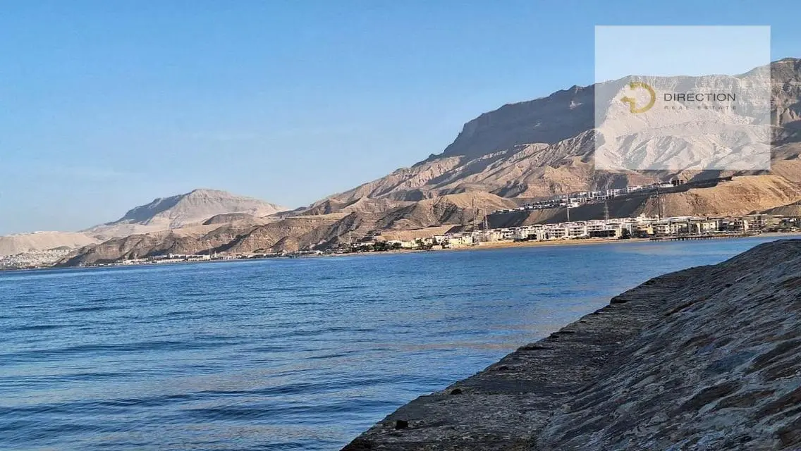 شقة فاخرة مطلة على البحيرات بمساحة واسعة