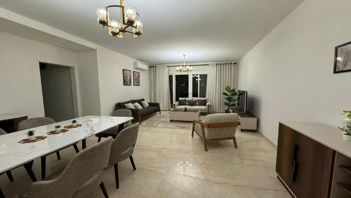 Luxury Apartment with Premium Amenities in a Prime Location
