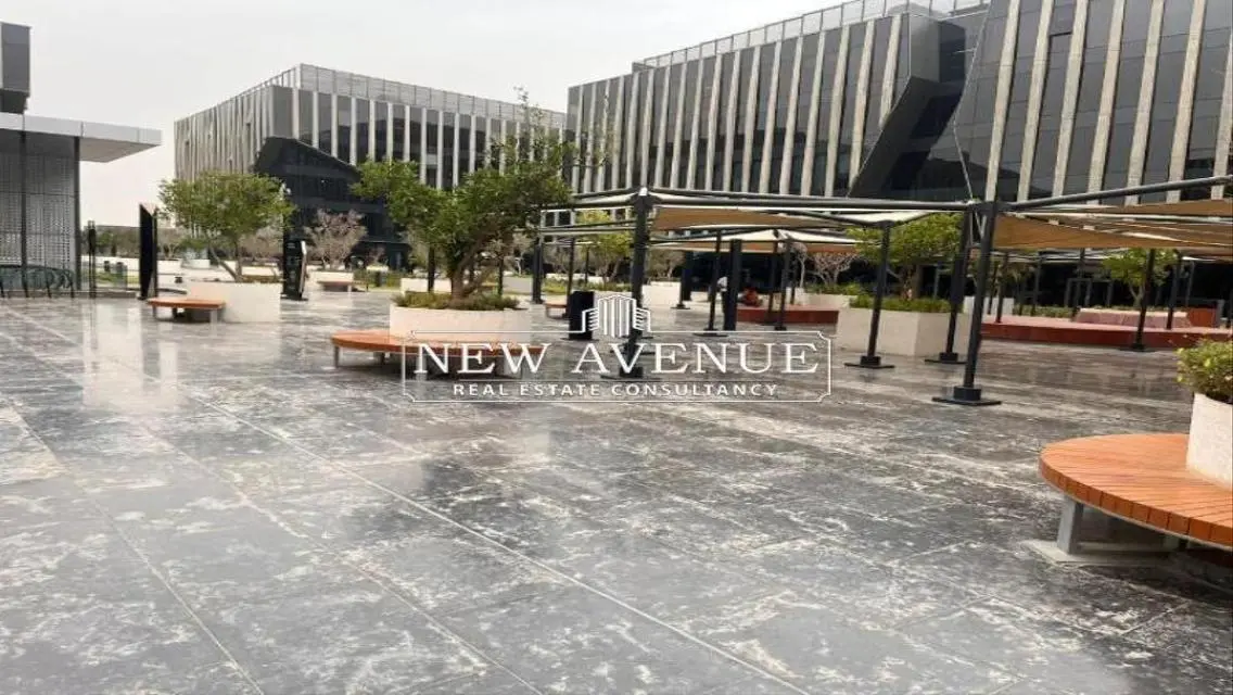 فرصة استثمارية رائعة - 220 متر مربع للبيع