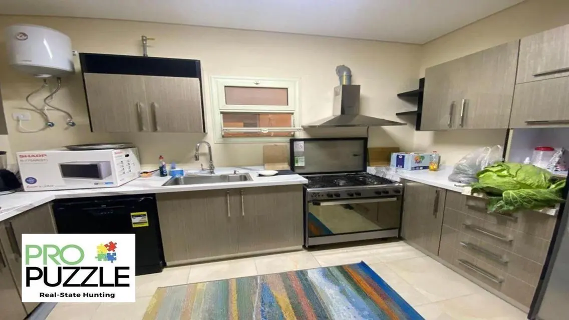 Apartment for Rent at 90-Avenue