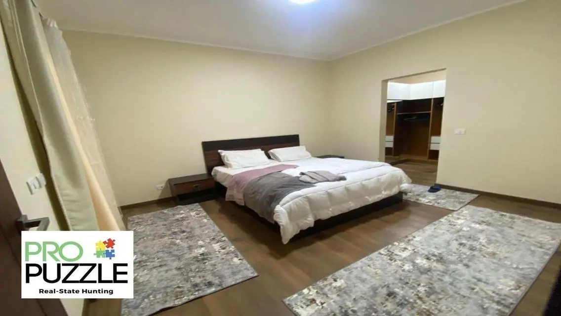 Apartment for Rent at 90-Avenue