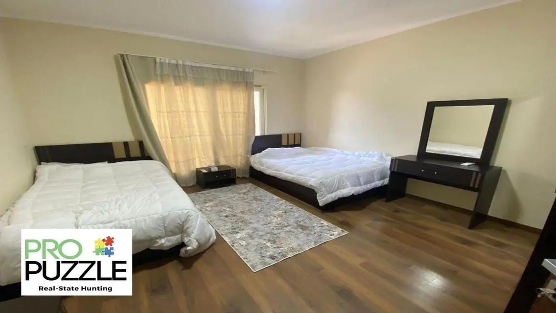 Apartment for Rent at 90-Avenue