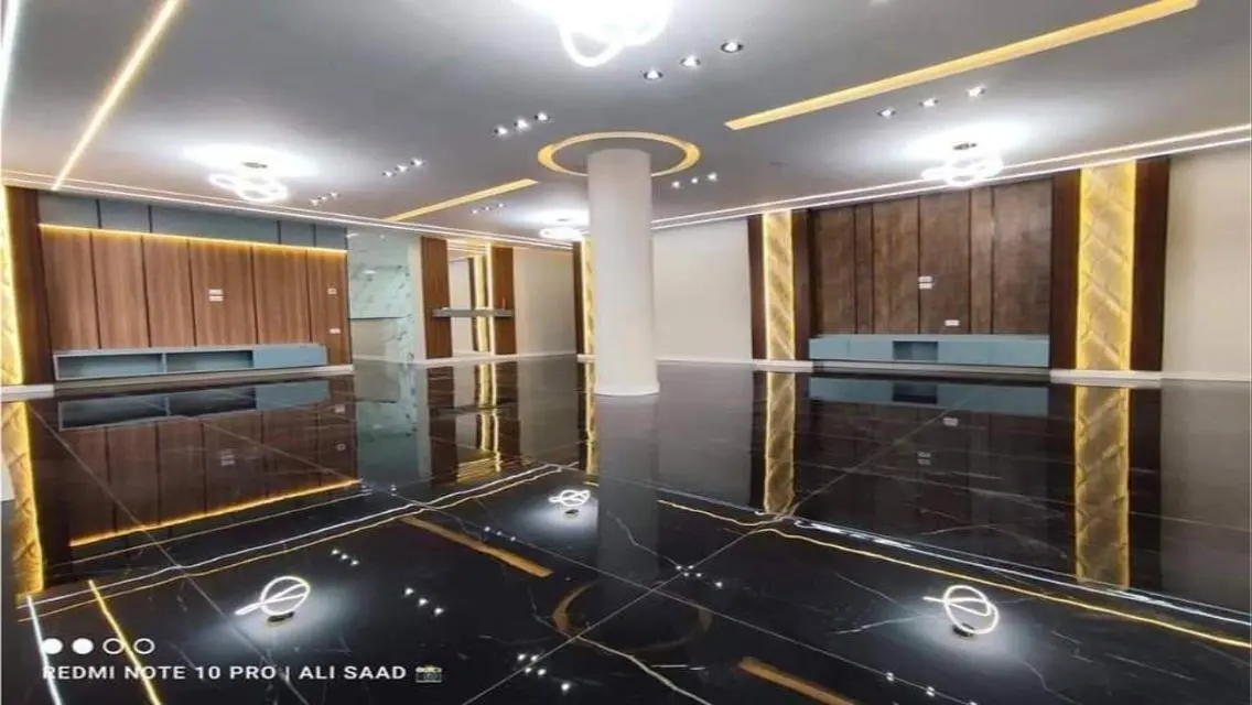 شقة فاخرة 240 متر مع شرفة مطلة على معلم رئيسي
