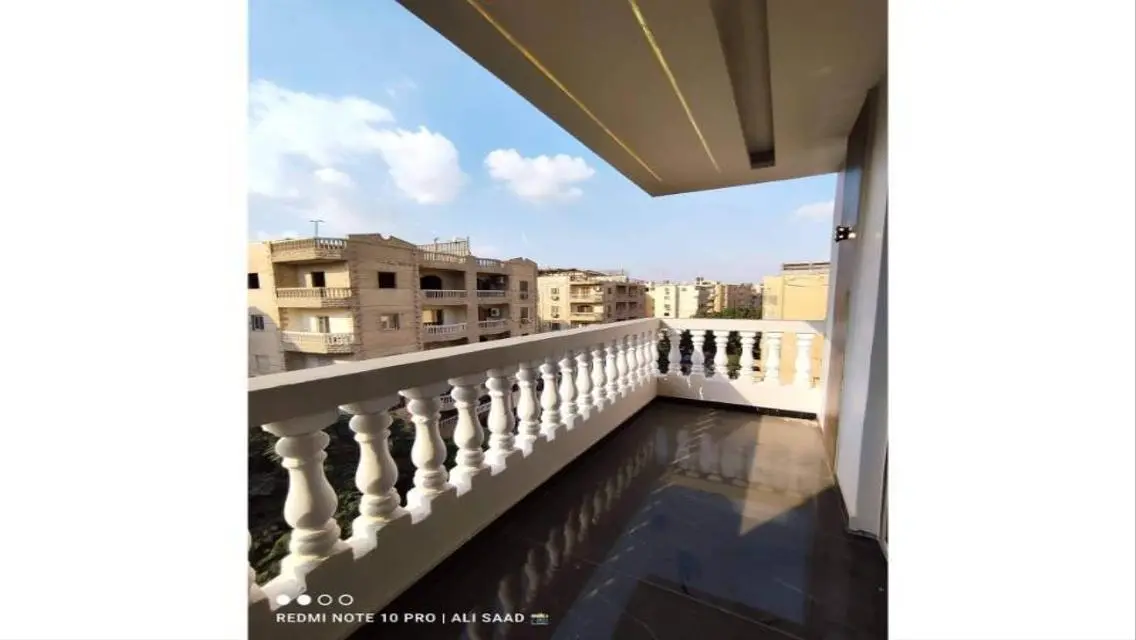 شقة فاخرة 240 متر مع شرفة مطلة على معلم رئيسي
