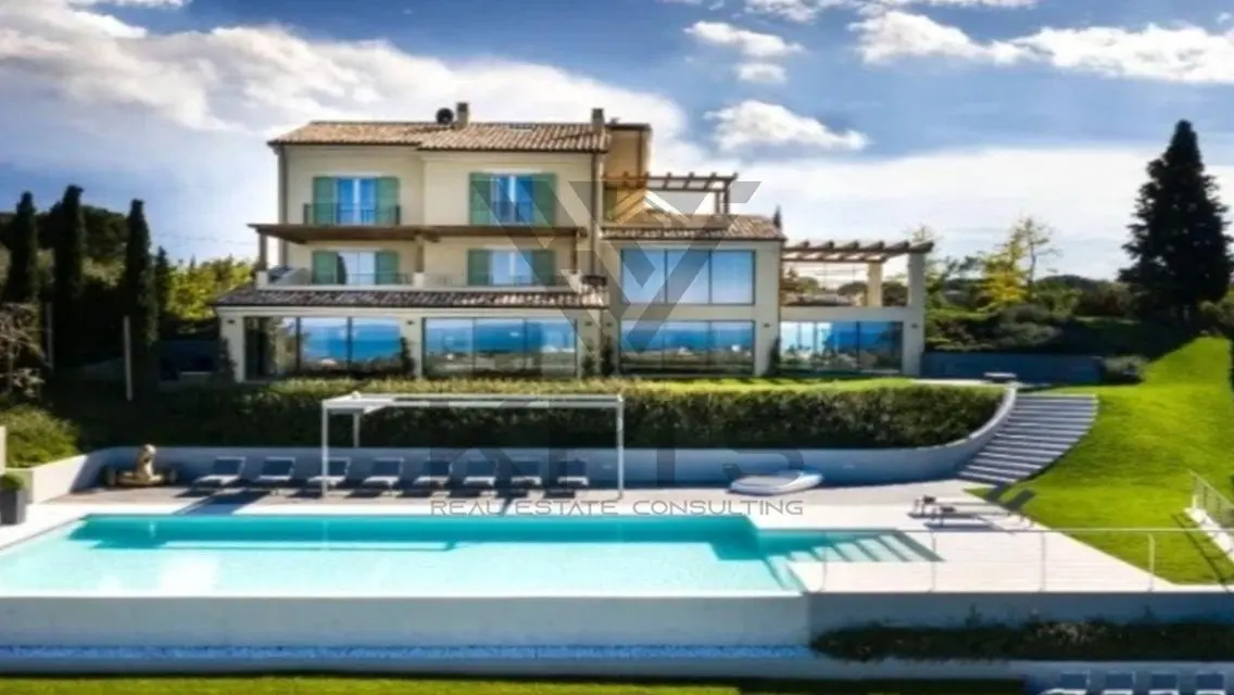 Luxurious Apartment in Prime Location