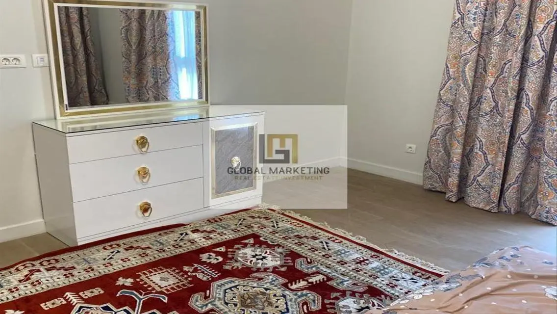 Elegant 4 Bedroom Apartment in a Peaceful Area