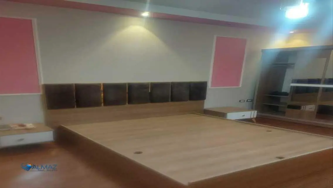 شقة مميزة للإيجار مع شرفة وحارس أمن