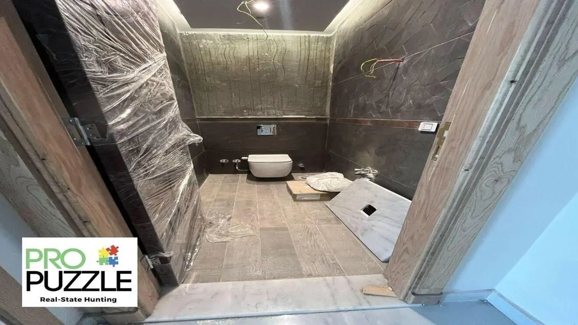 Luxury Apartment for Rent in Lake View Compound