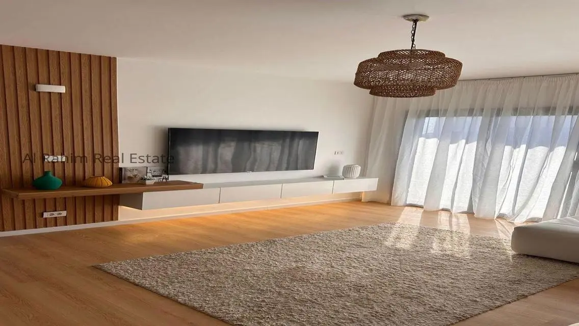 Luxury Apartment with Comfortable Space at Competitive Price
