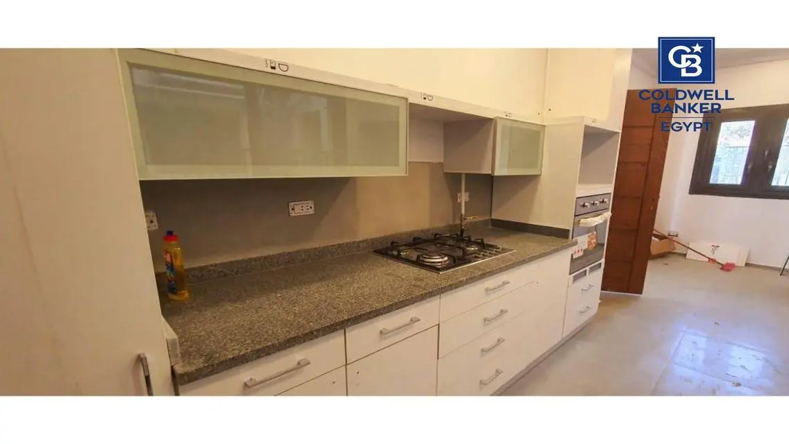Luxury Apartment with Spacious Layout in a Quiet Area