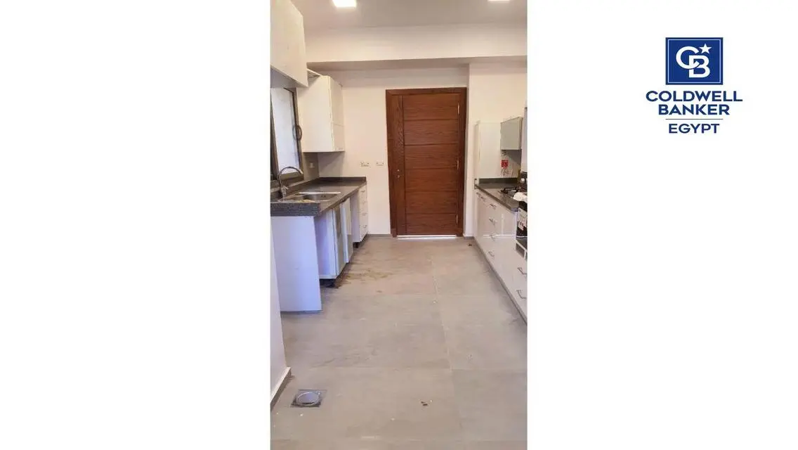 Luxury Apartment with Spacious Layout in a Quiet Area