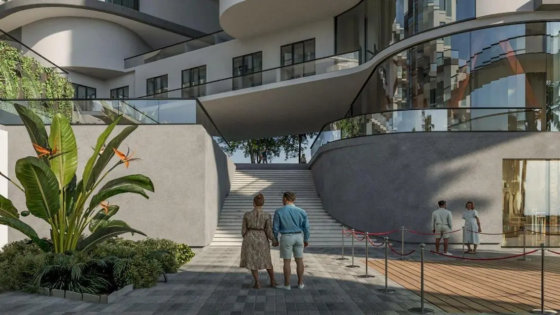Luxury Apartment Overlooking Lakes with All Amenities